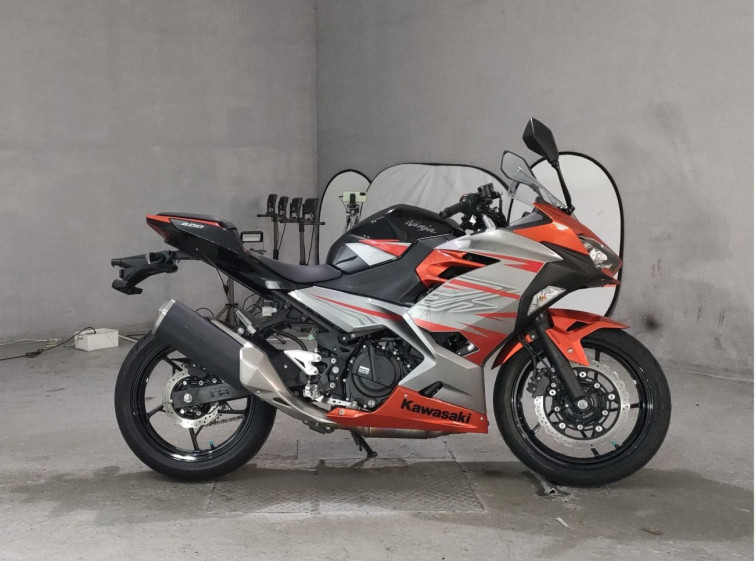 Мотоцикл Kawasaki NINJA400 з пробігом 2809 km