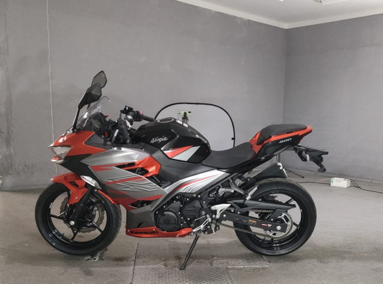 Мотоцикл Kawasaki NINJA400 з пробігом 2809 km