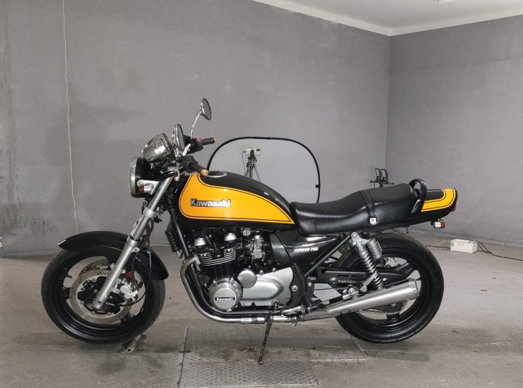 Мотоцикл Kawasaki ZEPHYR750 з пробігом 8489 km