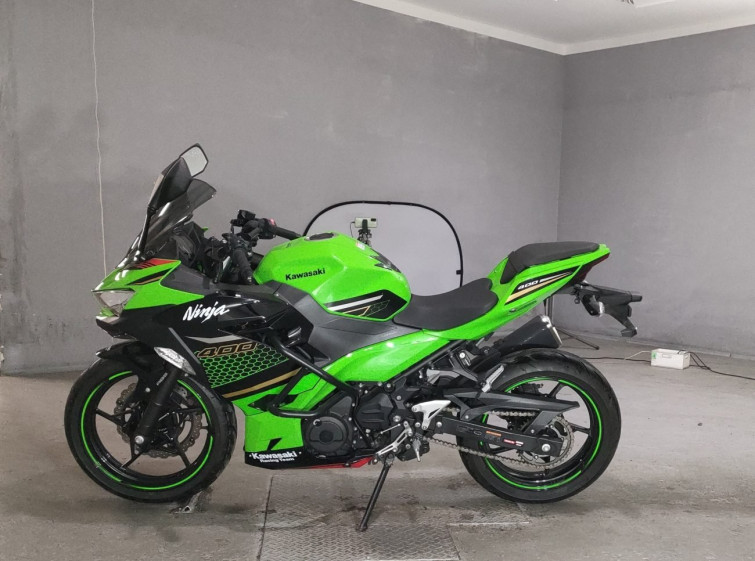 Мотоцикл Kawasaki NINJA400 з пробігом 22340 km