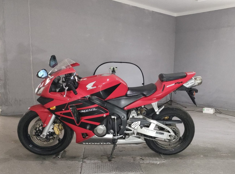 Мотоцикл Honda CBR600RR з пробігом 13981 km