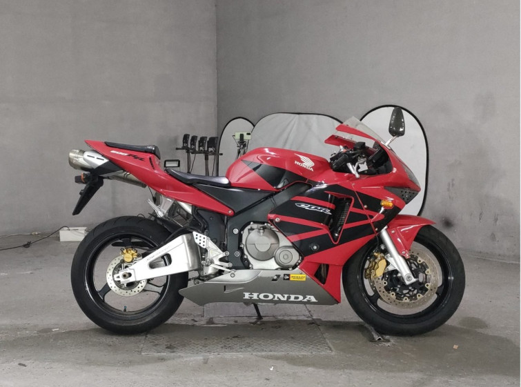 Мотоцикл Honda CBR600RR з пробігом 13981 km