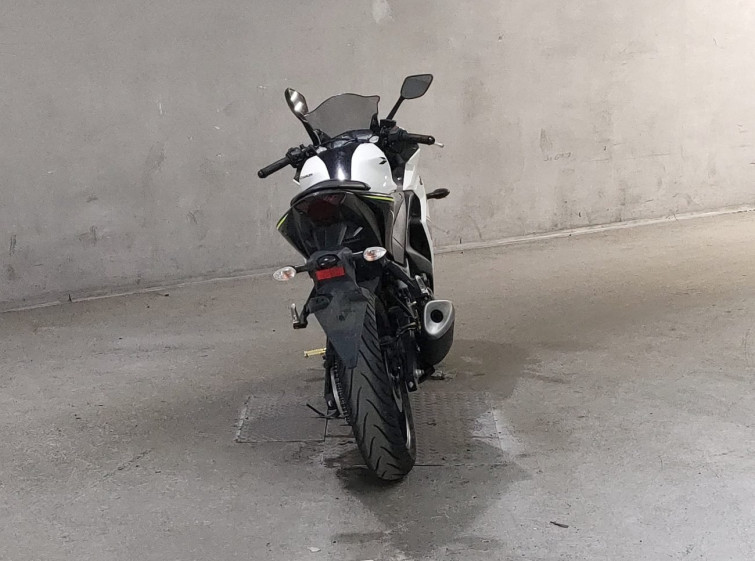 Мотоцикл Yamaha YZF-R3 з пробігом 3952 km