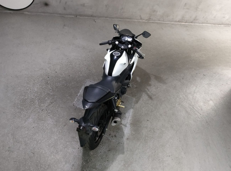 Мотоцикл Yamaha YZF-R3 з пробігом 3952 km