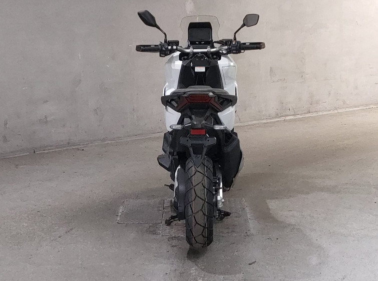 Мотоцикл Honda X-ADV750 з пробігом 2 km