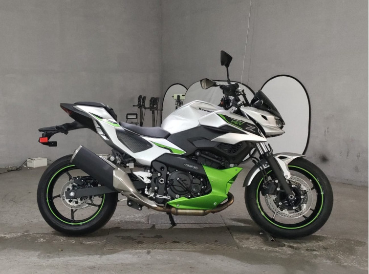 Мотоцикл Kawasaki Z7ﾊEVEﾘｯﾄﾞ з пробігом 106 km