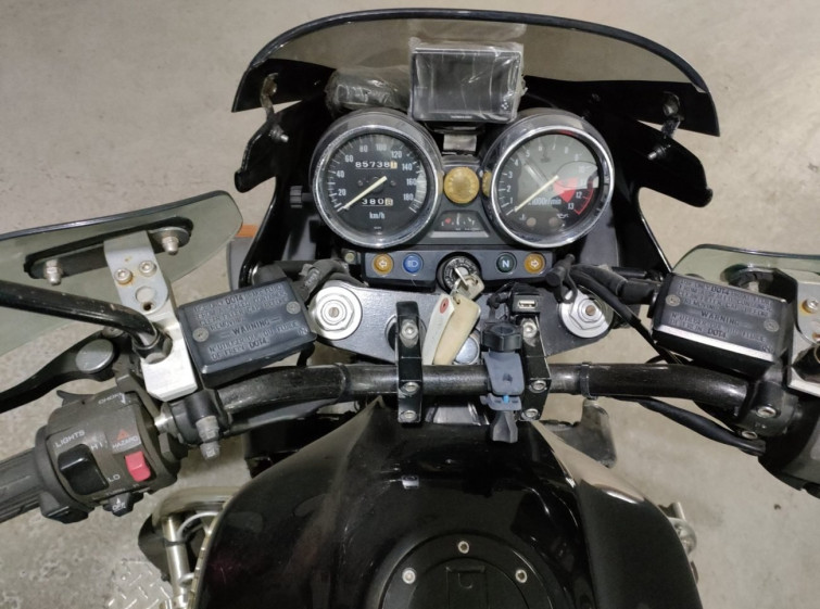 Мотоцикл Kawasaki ZRX1100 з пробігом 85738 km