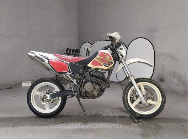 Мотоцикл Honda XR250