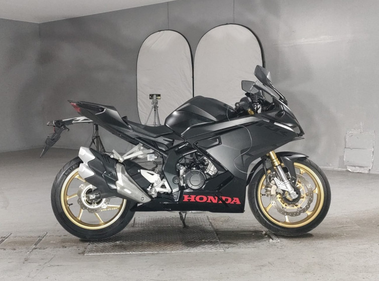 Мотоцикл Honda CBR250RR з пробігом 24655 km