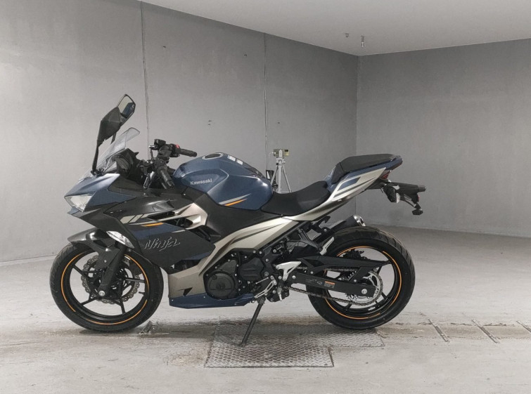 Мотоцикл Kawasaki NINJA250 з пробігом 14712 km