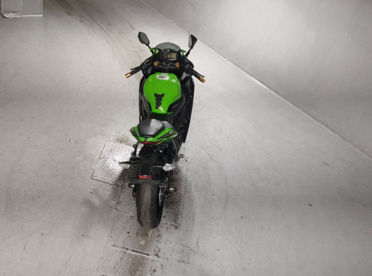 Мотоцикл Kawasaki NINJA ZX-25R з пробігом 10699 km