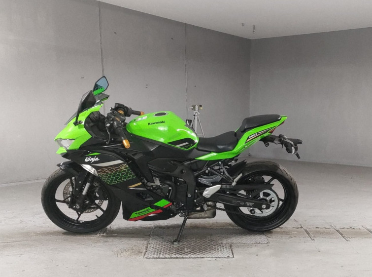Мотоцикл Kawasaki NINJA ZX-25R з пробігом 10699 km