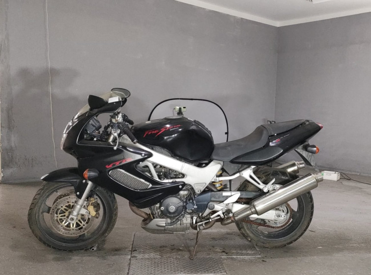 Мотоцикл Honda VTR1000F