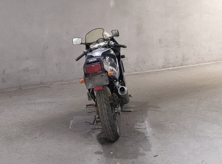 Мотоцикл Yamaha FZR250 з пробігом 7347 km