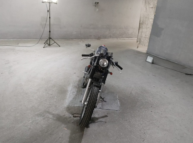 Мотоцикл Yamaha SR400