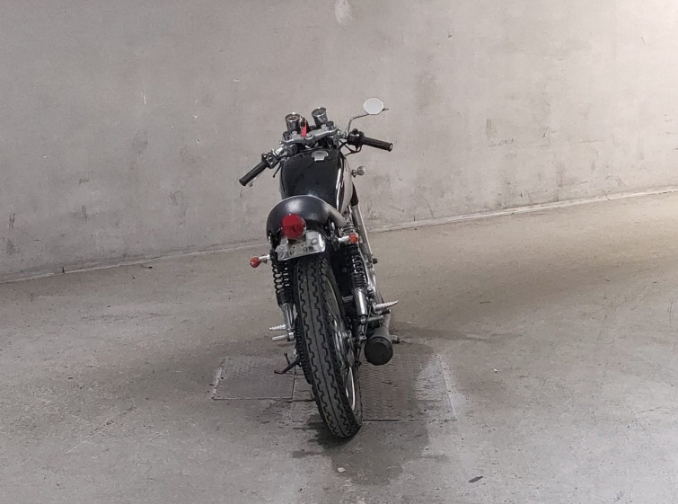 Мотоцикл Yamaha SR400