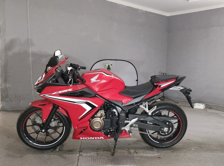 Мотоцикл Honda CBR400R з пробігом 9906 km