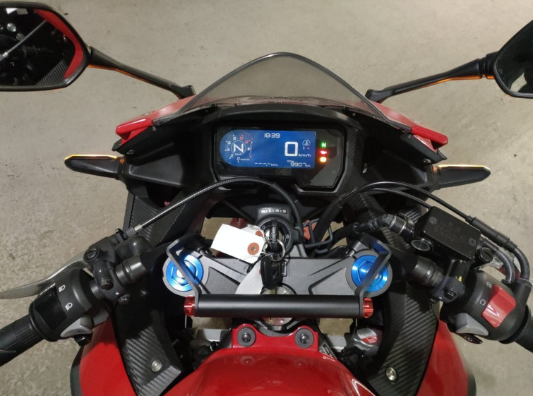 Мотоцикл Honda CBR400R з пробігом 9906 km