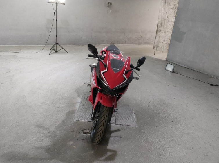 Мотоцикл Honda CBR400R з пробігом 9906 km