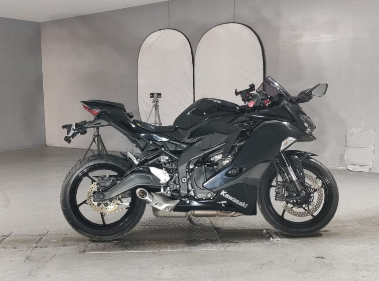 Мотоцикл Kawasaki NINJA ZX-25R з пробігом 9424 km