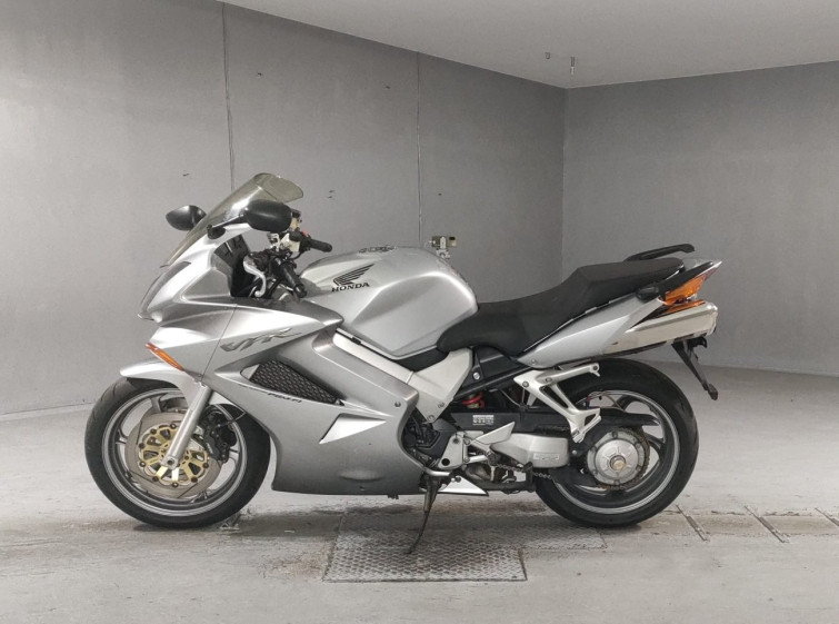 Мотоцикл Honda VFR800F з пробігом 26229 km