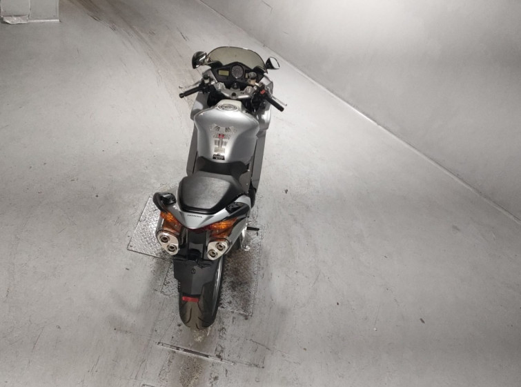 Мотоцикл Honda VFR800F з пробігом 26229 km