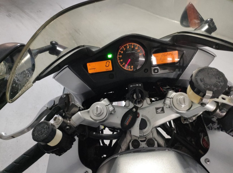 Мотоцикл Honda VFR800F з пробігом 26229 km
