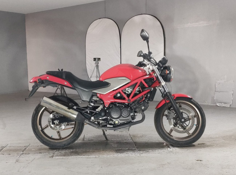 Мотоцикл Honda VTR250 з пробігом 49672 km