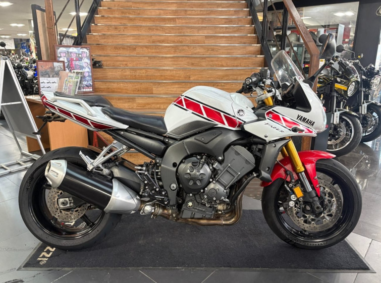 Мотоцикл Yamaha FZ1 FAZER з пробігом 63024 km