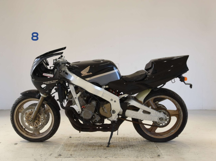 Мотоцикл Honda CBR400RR с пробегом 18085 km