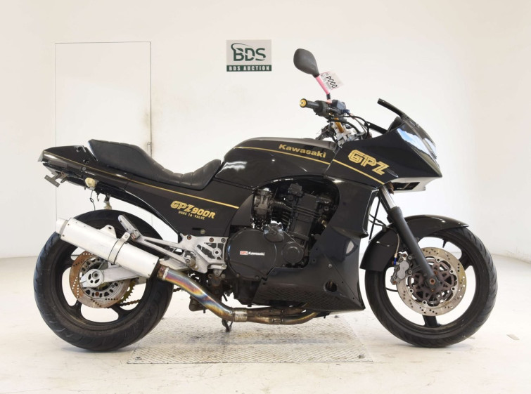Мотоцикл Kawasaki GPZ900R з пробігом 10871 km