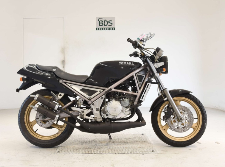 Мотоцикл Yamaha R1-Z с пробегом 13057 km