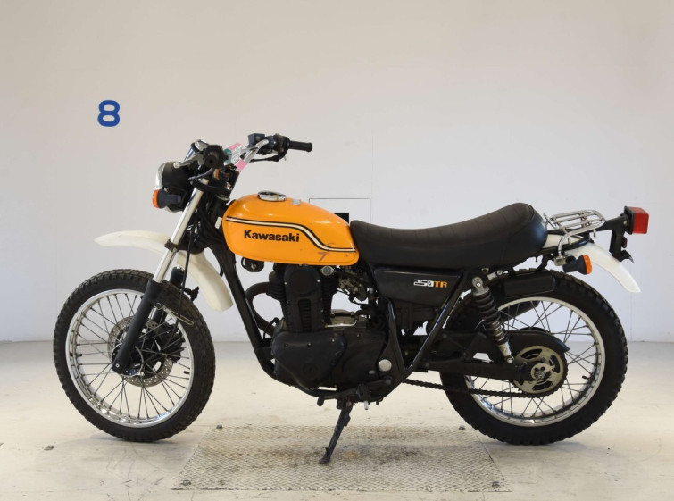 Мотоцикл Kawasaki 250TR з пробігом 618 km