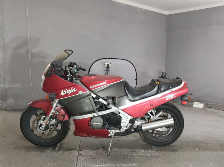 Мотоцикл Kawasaki GPZ400R с пробегом 29987 km