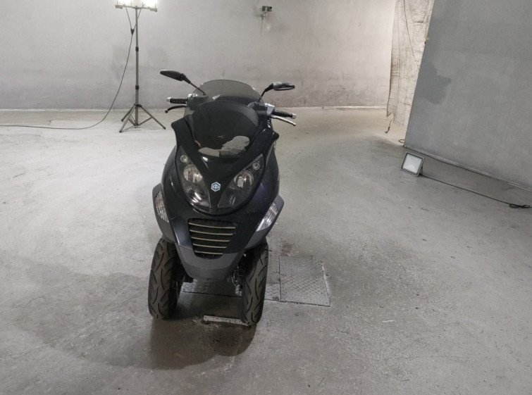 Мотоцикл Piaggio MP3 250RL с пробегом 27573 km