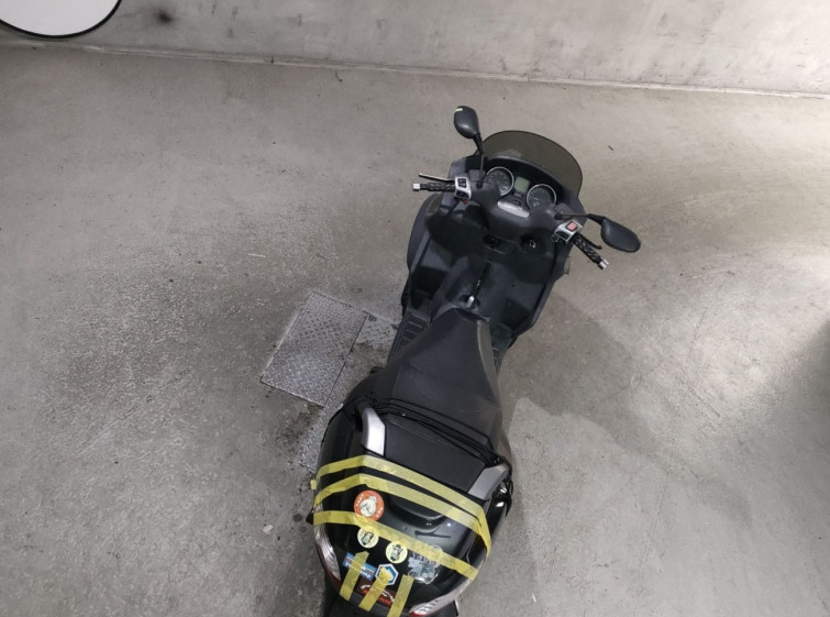 Мотоцикл Piaggio MP3 250RL с пробегом 27573 km