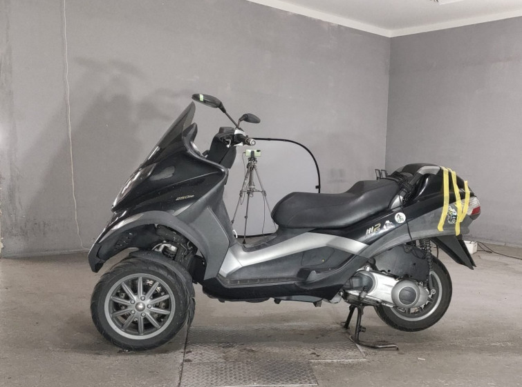 Мотоцикл Piaggio MP3 250RL с пробегом 27573 km