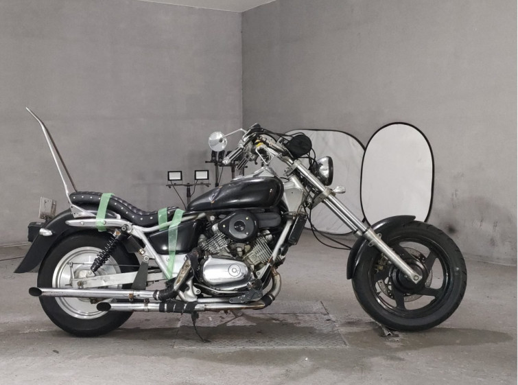 Мотоцикл Honda MAGNA250 з пробігом 15282 km