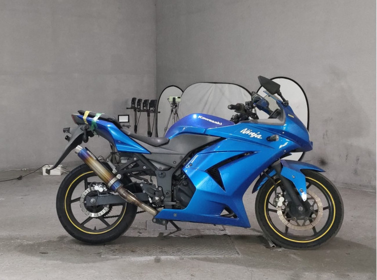 Мотоцикл Kawasaki NINJA250R с пробегом 23566 km