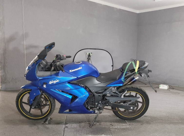 Мотоцикл Kawasaki NINJA250R с пробегом 23566 km