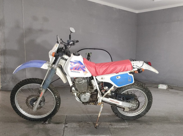 Мотоцикл Honda XLR250R с пробегом 16682 km