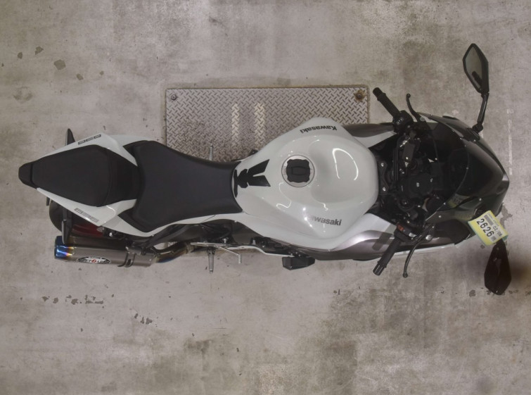 Мотоцикл Kawasaki ZX-6RA с пробегом 2743 km