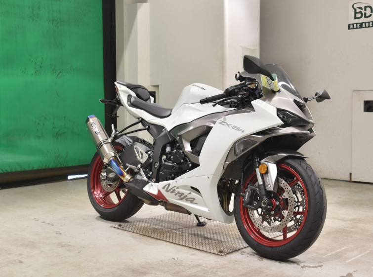 Мотоцикл Kawasaki ZX-6RA с пробегом 2743 km