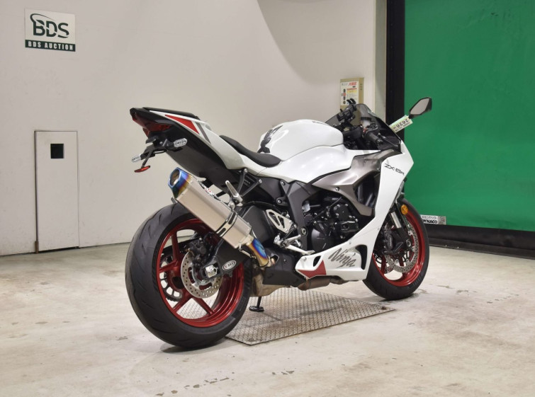 Мотоцикл Kawasaki ZX-6RA с пробегом 2743 km