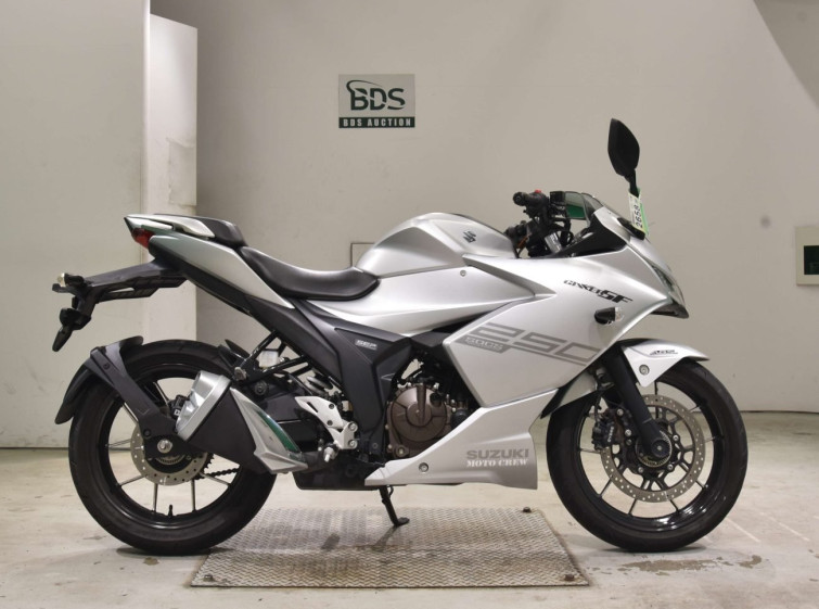 Мотоцикл Suzuki GIXXER250SF з пробігом 3318 km