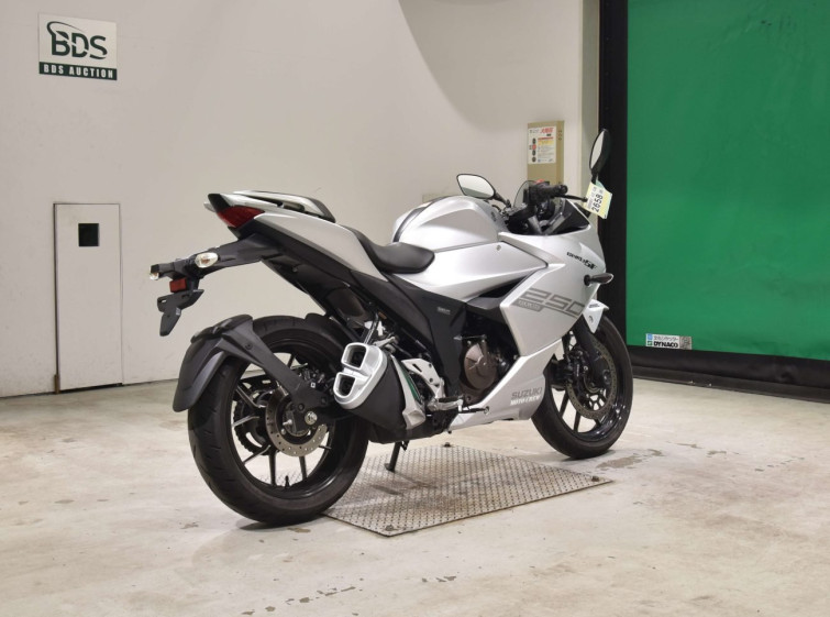 Мотоцикл Suzuki GIXXER250SF з пробігом 3318 km