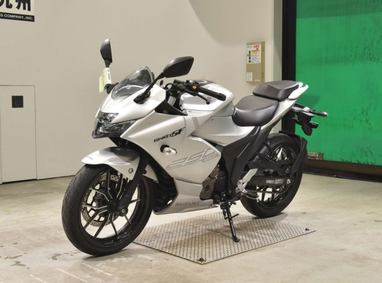 Мотоцикл Suzuki GIXXER250SF з пробігом 3318 km