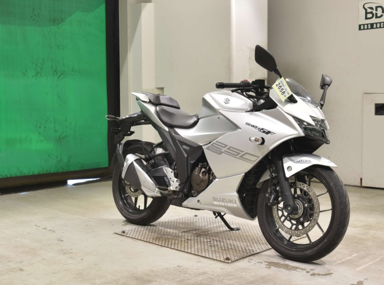Мотоцикл Suzuki GIXXER250SF з пробігом 3318 km