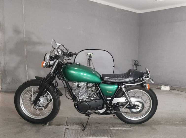 Мотоцикл Yamaha SR400 с пробегом 48711 km
