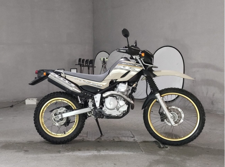 Мотоцикл Yamaha SEROW XT250 с пробегом 2574 km